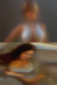 Sexy women play pussy girls Green leaf.